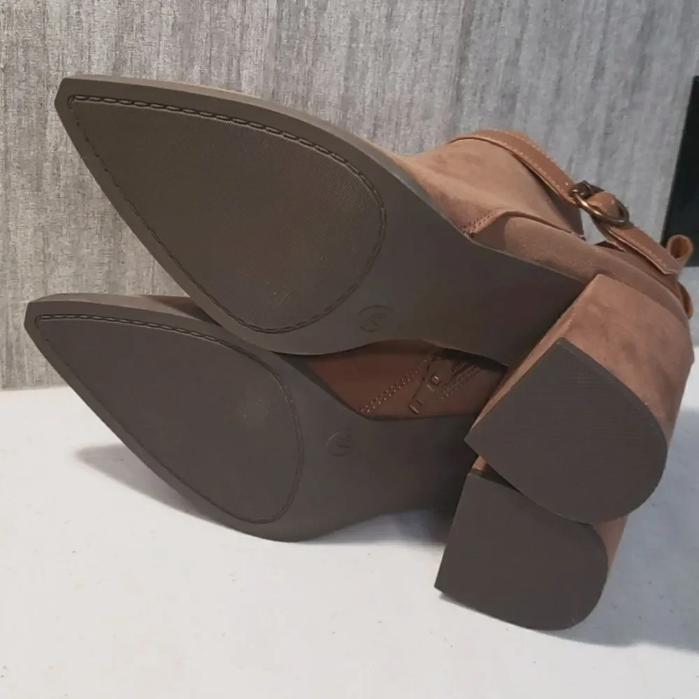 NWT SM New York Faux Suede Brown Ankle Boots Booties Sz 7 1/2